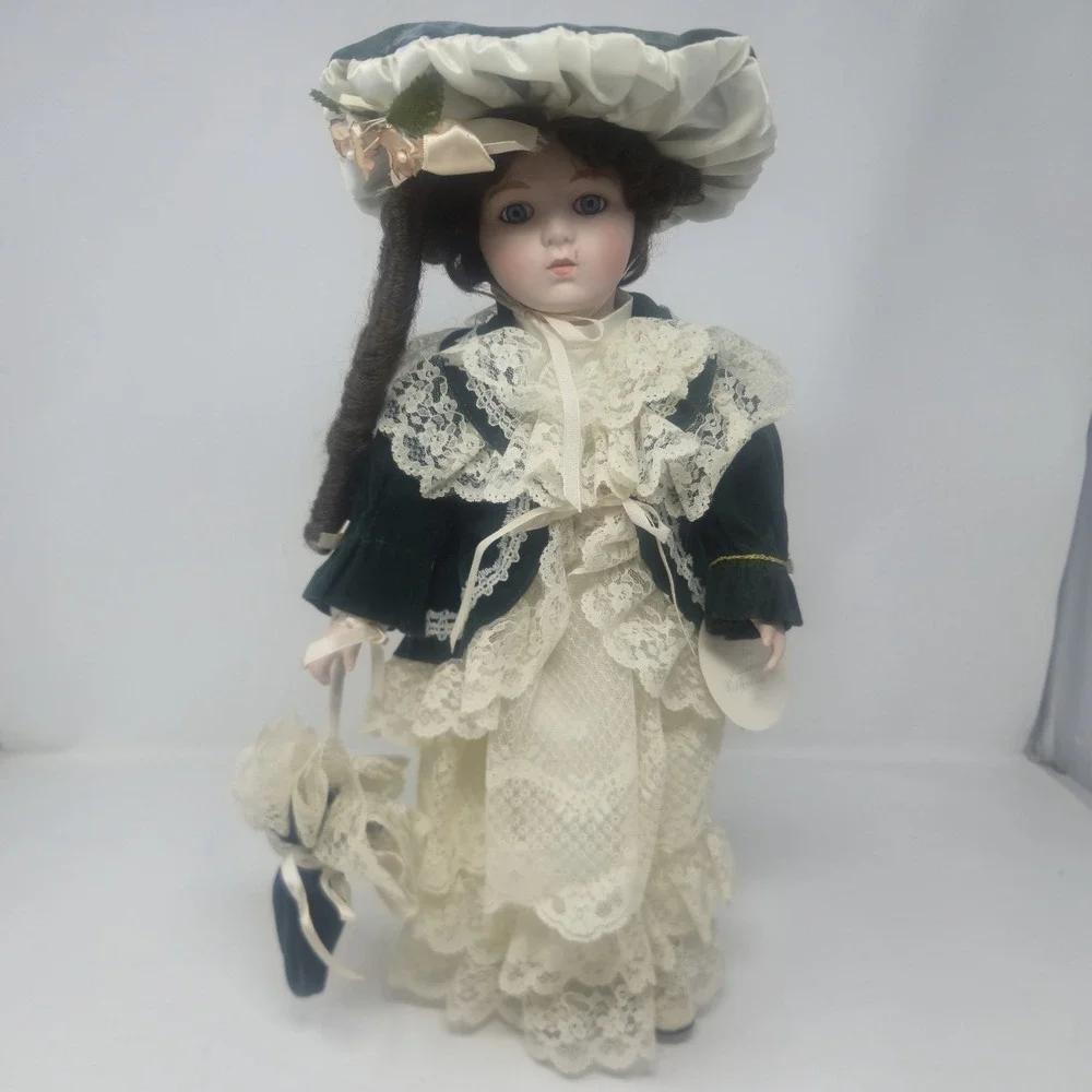 Vintage 1990 The Rosebud Collection Jillian Porcelain Doll 16
